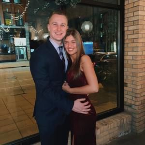 Meet your Posher, Ari